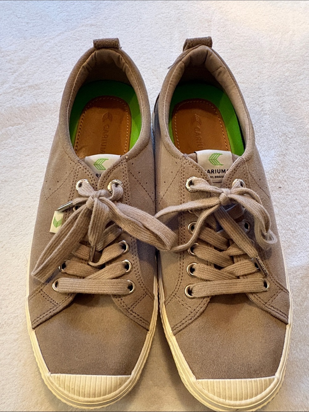 CARIUMA SNEAKER IN TAUPE